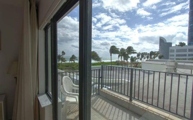 Deluxe Private Studios at the Casablanca