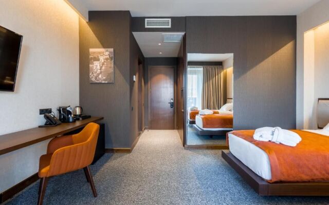 Bridge Hotel
