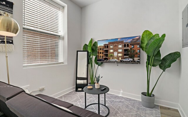 Nice & Comfy Studio Apt in Uptown