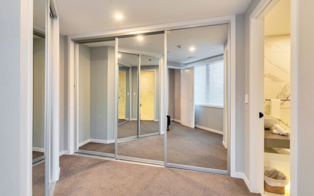 Luxe In The City w Two Car Parks