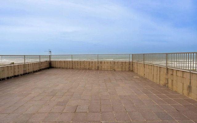 Apto Beira-mar c Vista Lateral e Garagem