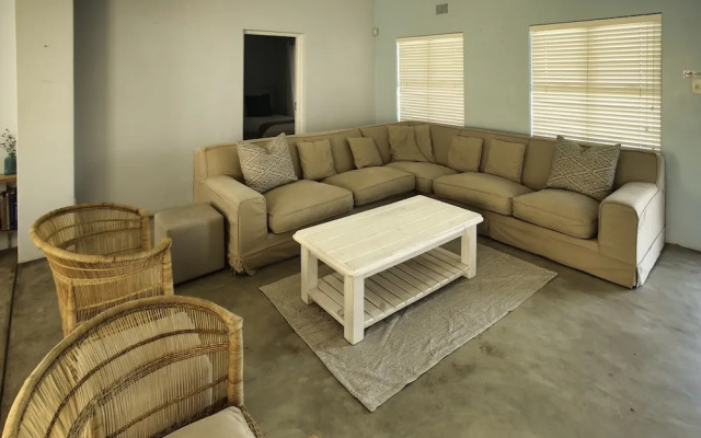 Sandy Feet Langebaan 8-sleeper