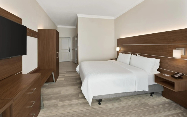 Holiday Inn Express & Suites Byron by IHG