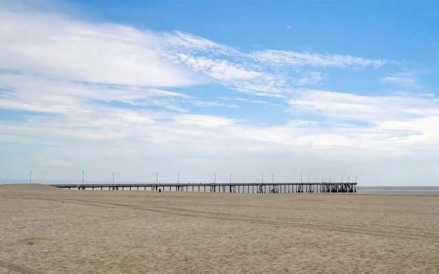 Popular LA Beach in Venice 10A