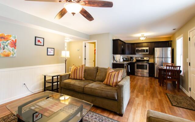 The Dahlonega Square Hotel & Villlas