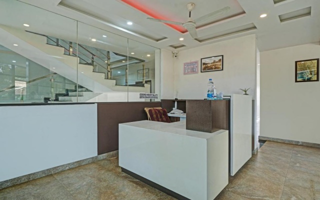 Itsy Hotels Vijaya Comforts, with BAR & restaurant