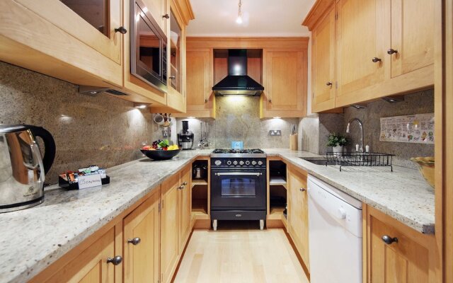 The Gloucester Road Deluxe - JML