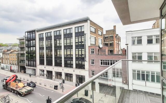 Two Bed Serviced Apt in Old Street