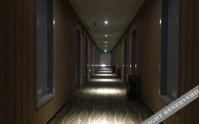 Lizun Select Hotel (Hebi Liyang Road Branch)