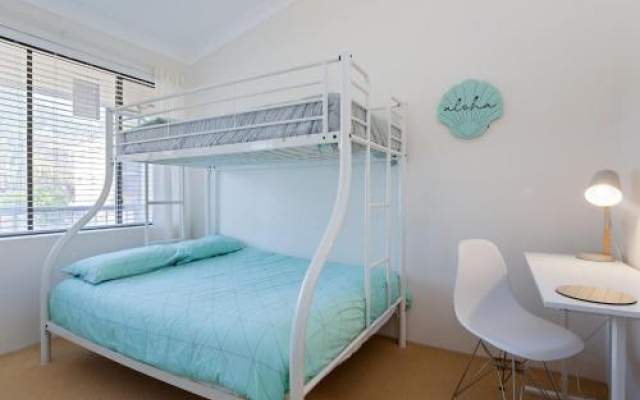 6 'Bahia', 47 Ronald Avenue - Fantastic Location With Filtered Water Views – Guest Rooms – Shoal Bay