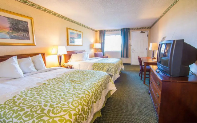 Days Inn & Suites Latham/albany North