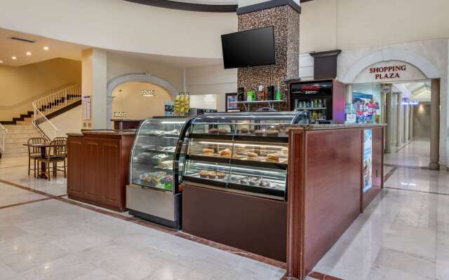 Ramada Plaza by Wyndham Marco Polo Beach Resort