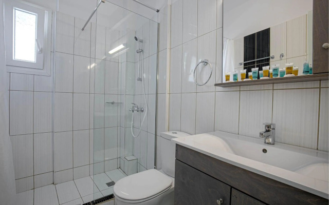 Palapart Gikas Suites And Studios