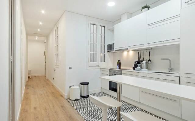 Stunning 2bed&bath Apt in Eixample, 5mins to Metro