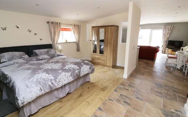 Knott Lodge