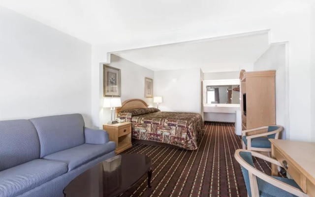 Days Inn Suffolk