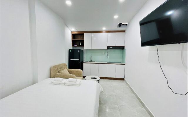 Pine Tree Hotel and Apartment