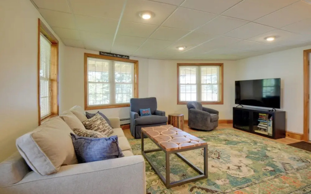 Walk to Lake Winnisquam Access: Cozy Retreat