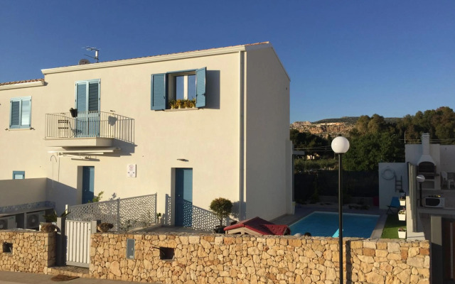 Villa Atena Baia Cornino