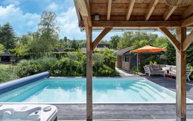 Holiday Home With Shared Pool and Bubble Bath