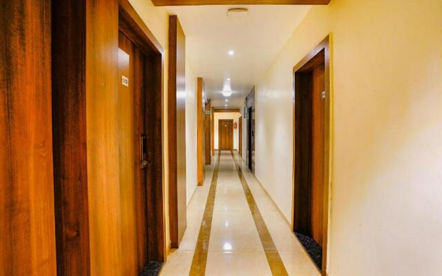 Townhouse OAK Hotel Chaitanya Executive
