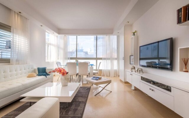 Renovated White House - Banana Beach