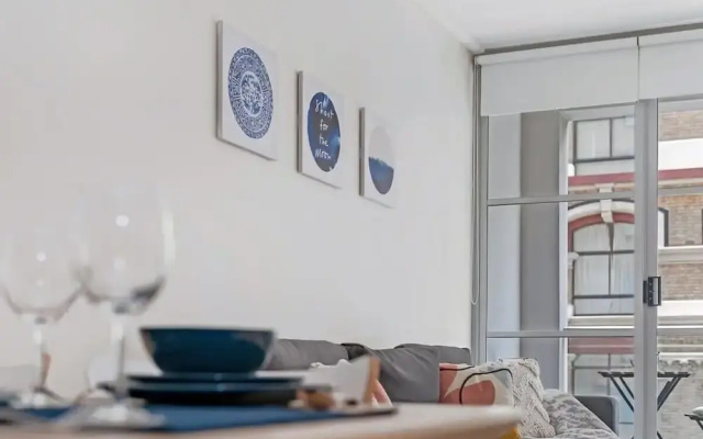 A Comfy & Modern Studio Near Darling Harbour