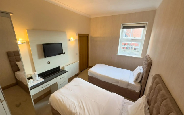 OYO Baylis House Hotel