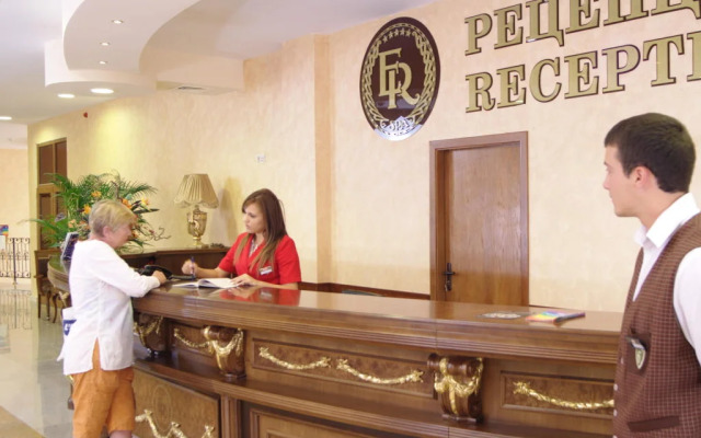 Estreya Residence Hotel and SPA