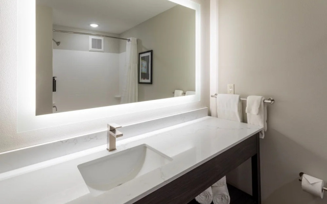 GrandStay Hotel & Suites