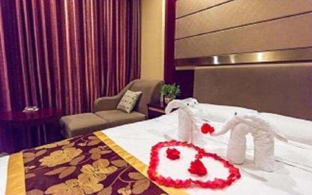 Dunhuang Gold Dragon Hotel