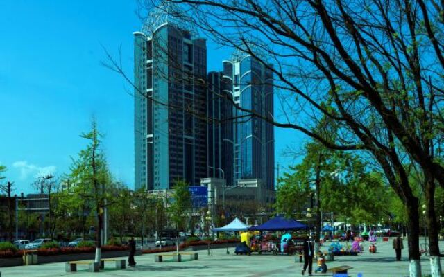 Hanzhong Rongjia International Hotel (Hanjiang Wetland Park Store)