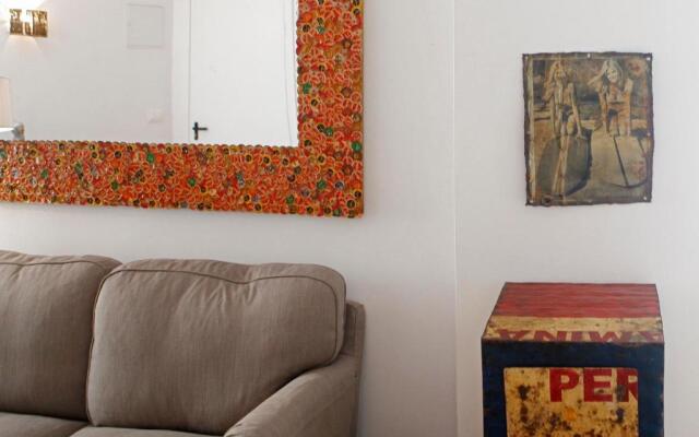 Old Fence Studios - By Mayoral