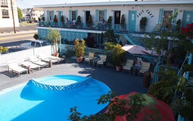 Suitcase Motel & Travel