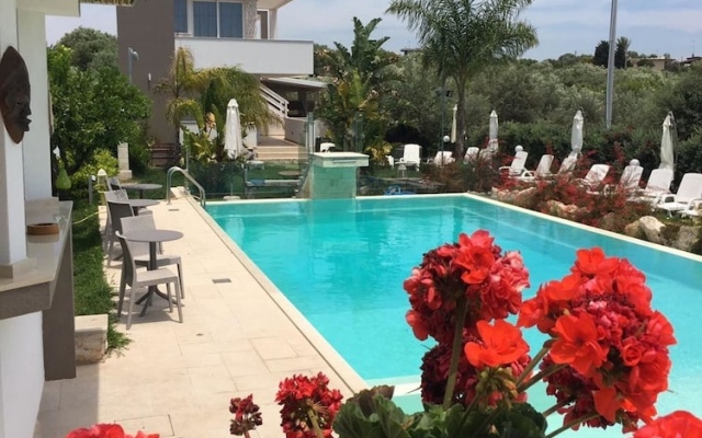 Apartment With one Bedroom in Pozzallo, With Pool Access, Terrace and