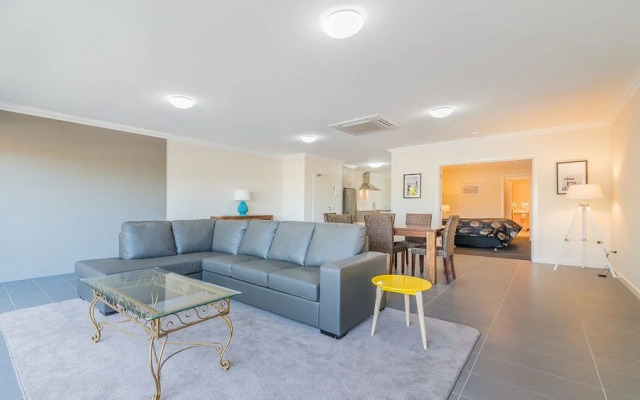 Thompson Avenue Apartments - 3