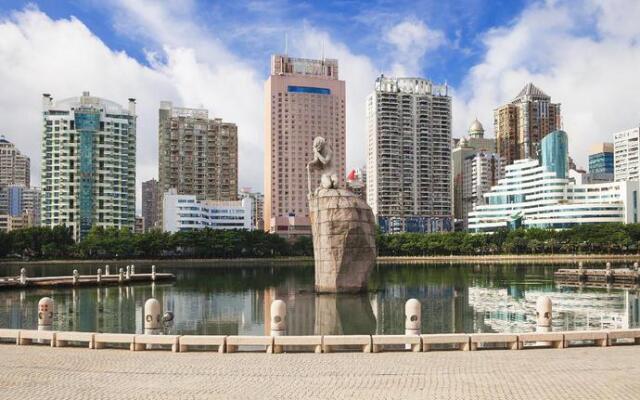 Xana Hotelle Xiamen Airport Fanghu Station Center