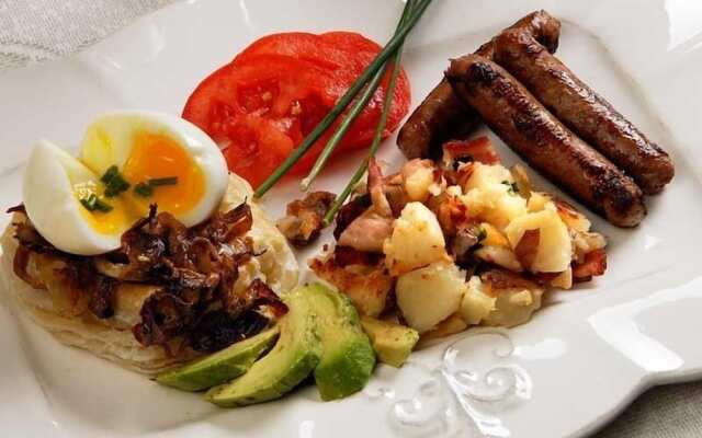 Fisher House Victoria Bed and Breakfast