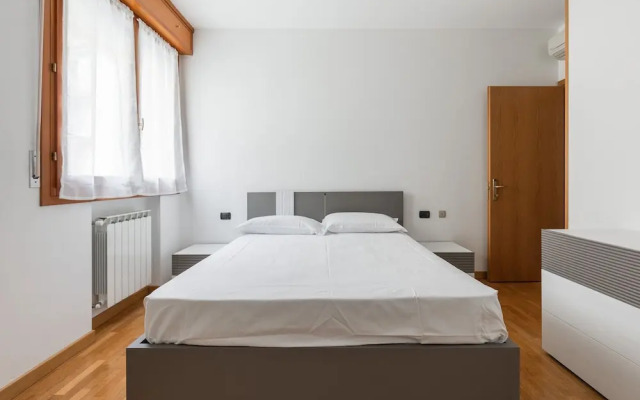 Bologna Modern Apartment by Wonderful Italy