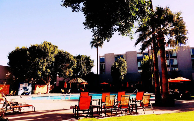Hotel 502