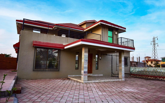 The Majestic Villa by 23 VillaStay - Private Pool & Garden