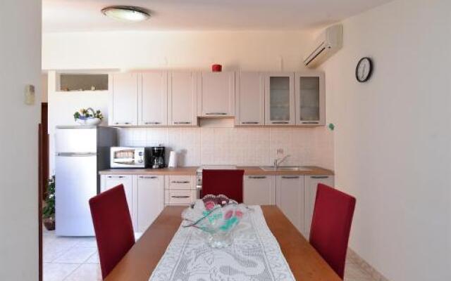 Apartment Andela 250