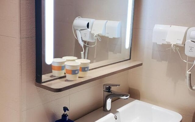 Hanting Hotel Shanghai People Square