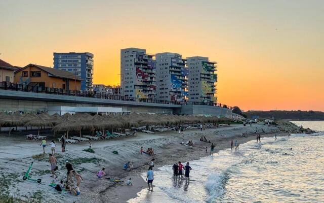 Charming sea view apt - quiet area, 5 min to beach