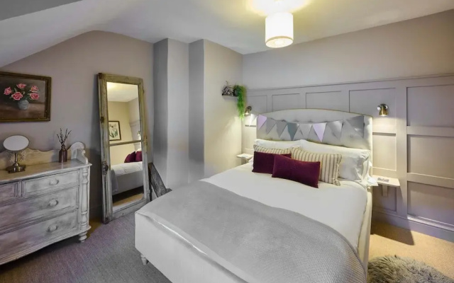 Host Stay Rock Rose