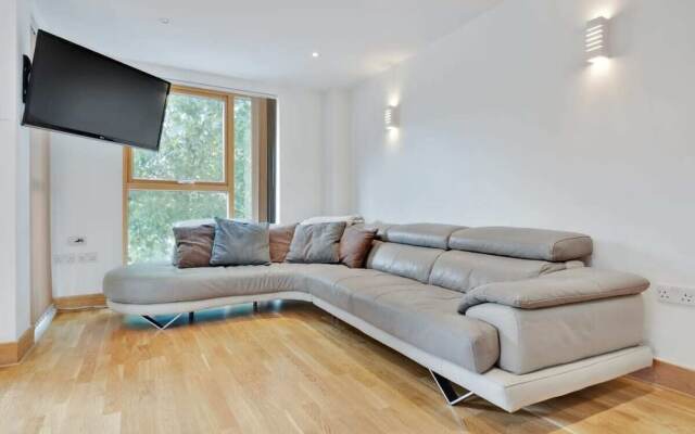 City Center Located & Modern 2 bed Flat Apartment!