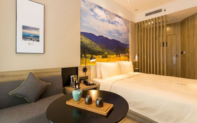 Atour Hotel Hongyadong Riverside Chongqing