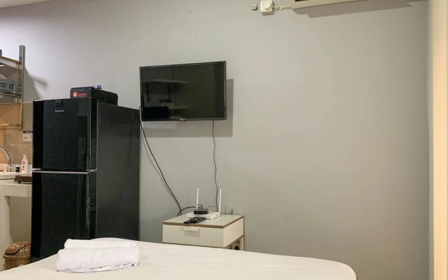 Tranquil Living Studio At Belmont Residence Puri Apartment – Guest Rooms – Jakarta