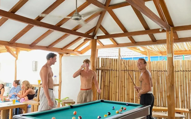 Seaesta Komodo Hotel & Hostel