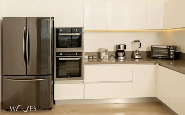 3 Br. Ocean Front PH With Stunning Views